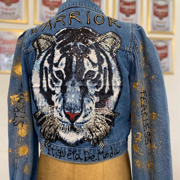 Lion Jacket - Picture 1 of 3